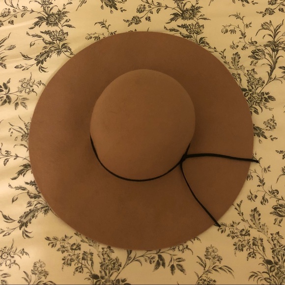 Floppy hat - Picture 2 of 2